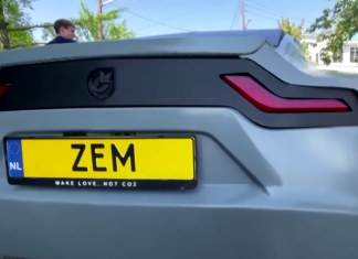 Študentje razvili električni avtomobil, ki med vožnjo zajema ogljik