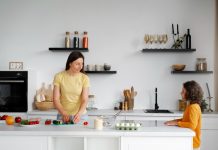 5 glavnih virov mikroplastike v vašem domu – kako se jim izogniti