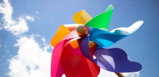 Trajnostna »umetnost«: Barvite poslikave, ki hladijo mestne površine