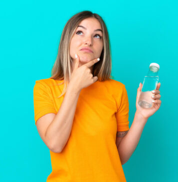 Plastika pod drobnogledom: Kaj v resnici pomenijo oznake na embalaži